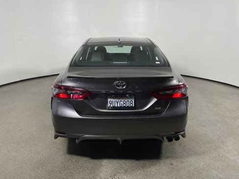 Certified 2022 Toyota Camry SE FWD image 4