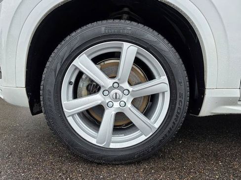 Used 2023 Volvo XC90 B5 Core AWD/4WD image 10