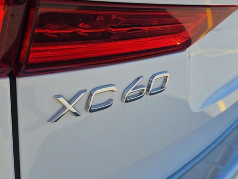Used 2020 Volvo XC60 T6 Momentum AWD/4WD image 35