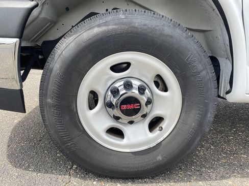 Used 2025 GMC Savana 3500 LT w/ LT Preferred Equipment Group RWD image 18
