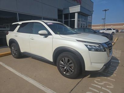 Used 2024 Nissan Pathfinder SV