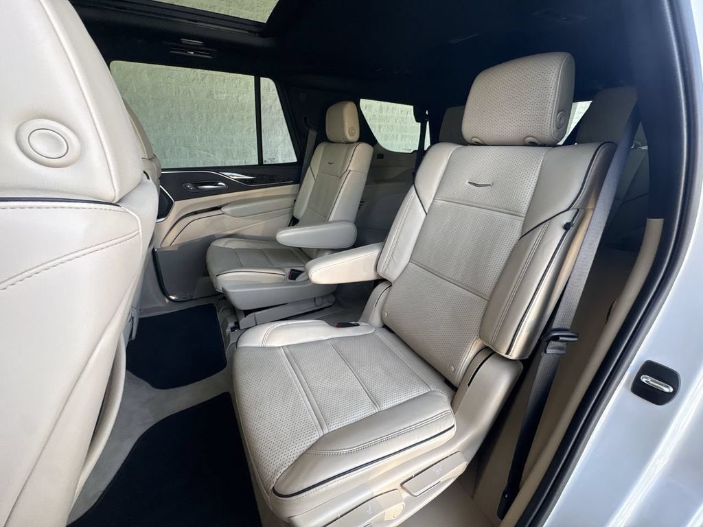 Certified 2023 Cadillac Escalade Premium Luxury w/ Performance Package AWD/4WD image 26