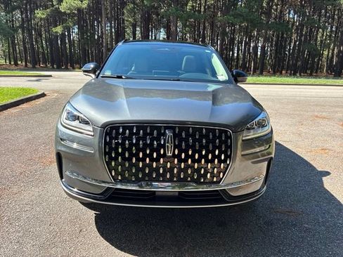 Used 2025 Lincoln Corsair Reserve AWD/4WD image 8