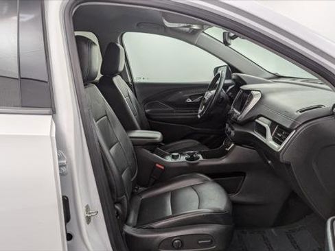 Used 2023 GMC Terrain SLT image 22