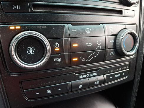 Used 2017 Ford Explorer XLT image 15