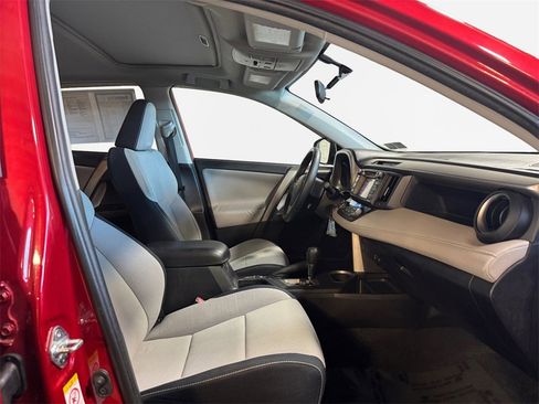 Used 2016 Toyota RAV4 XLE image 26