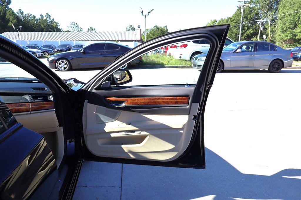 Used 2013 BMW 750Li RWD image 43