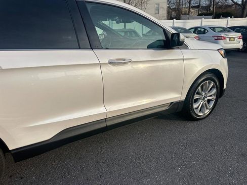 Used 2019 Ford Edge Titanium w/ Equipment Group 301A AWD/4WD image 8