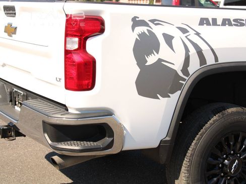 Used 2022 Chevrolet Silverado 3500 LT w/ Convenience Package AWD/4WD image 7