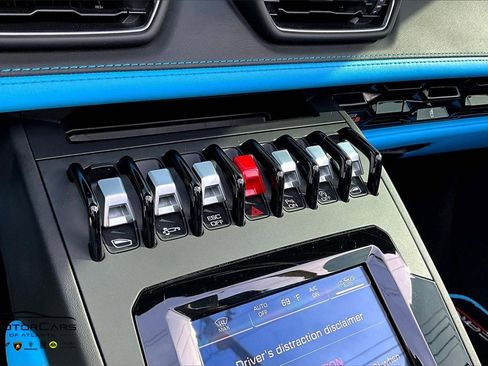 Used 2023 Lamborghini Huracan EVO image 25