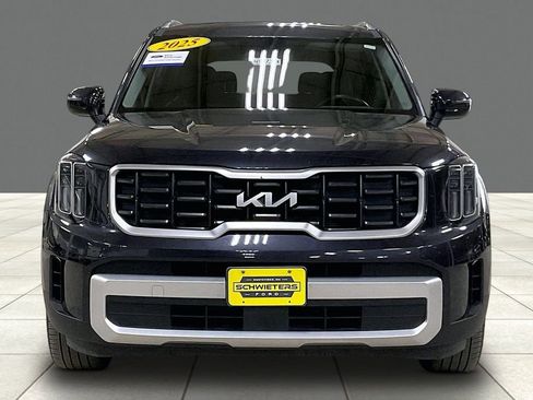 Used 2025 Kia Telluride S image 3