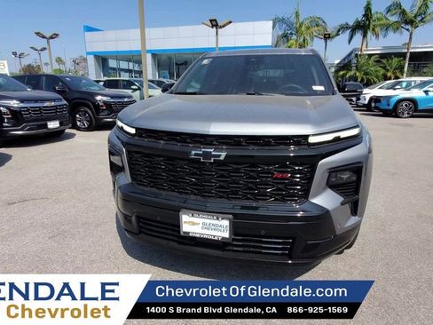 New 2026 Chevrolet Traverse RS w/ LPO, Floor Liner Package FWD image 3