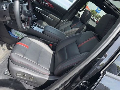 Used 2024 Chevrolet Traverse RS w/ LPO, Floor Liner Package AWD/4WD image 5