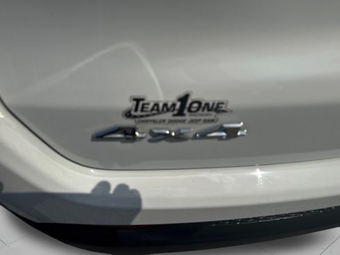 Used 2025 Jeep Compass Latitude AWD/4WD image 38