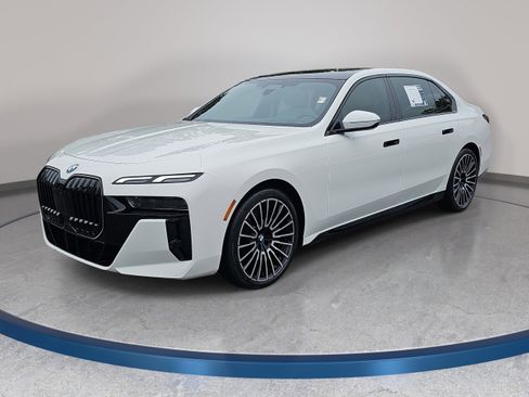 Certified 2025 BMW 760i xDrive w/ Autobahn Package AWD/4WD image 1