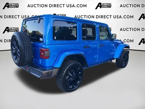 Used 2024 Jeep Wrangler Unlimited Sahara AWD/4WD image 23