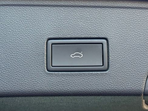 Used 2022 Volkswagen Atlas Cross Sport SEL R-Line image 53