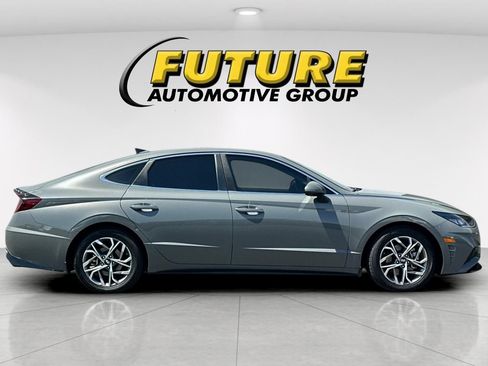 Used 2022 Hyundai Sonata SEL w/ Convenience Package FWD image 3