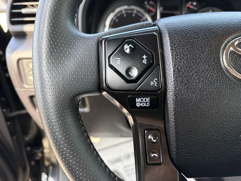 Used 2022 Toyota 4Runner TRD Off-Road Premium AWD/4WD image 20