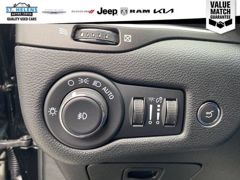 Used 2022 Jeep Cherokee Trailhawk w/ Sun, Sound & Nav Group AWD/4WD image 28