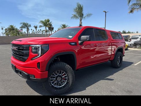Used 2024 GMC Sierra 1500 Elevation w/ X31 Off-Road Package AWD/4WD image 2