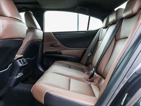 Certified 2025 Lexus ES 300h w/ Premium Package FWD image 19