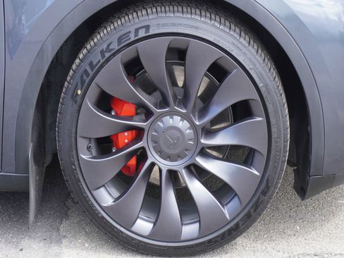Used 2023 Tesla Model Y Performance AWD/4WD image 5