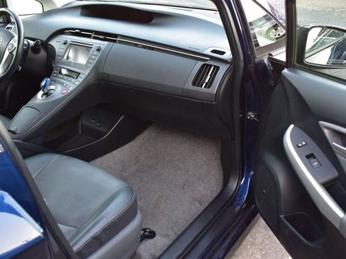 Used 2013 Toyota Prius Four FWD image 18