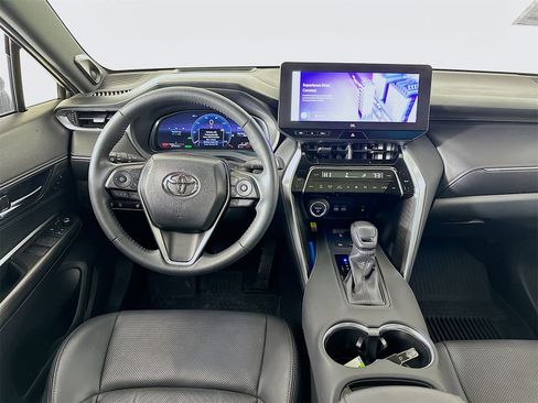 Used 2024 Toyota Venza Limited image 24