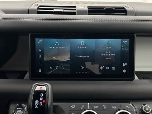 Used 2024 Land Rover Defender 110 S image 31