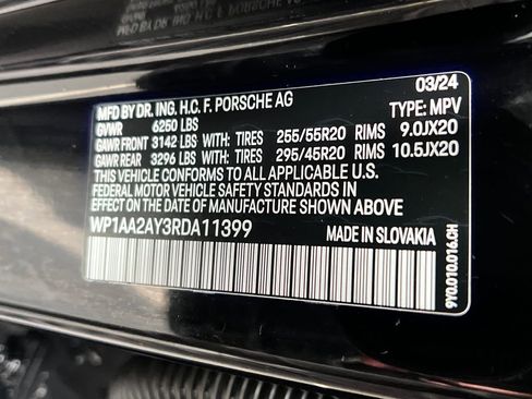 Used 2024 Porsche Cayenne AWD/4WD image 28
