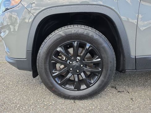 Used 2020 Jeep Cherokee Latitude Plus w/ Cold Weather Group image 34