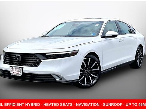 Used 2025 Honda Accord Touring image 3