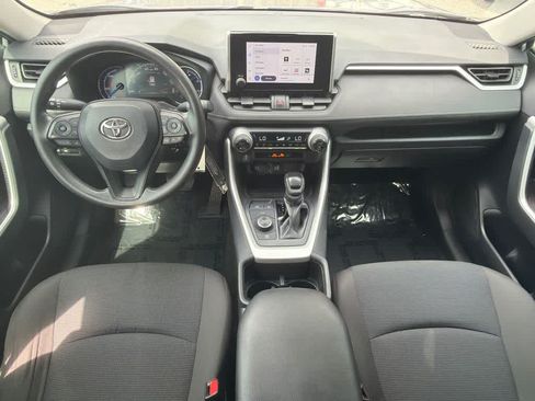 Used 2024 Toyota RAV4 LE AWD/4WD image 18
