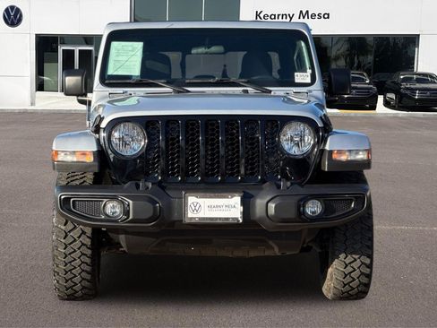 Used 2022 Jeep Gladiator Willys image 9