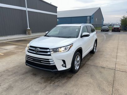 Used 2017 Toyota Highlander Limited w/ Carpet Mat Package