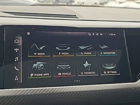 Used 2023 Audi e-tron GT Prestige image 5