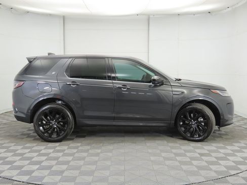 Used 2025 Land Rover Discovery Sport S image 4