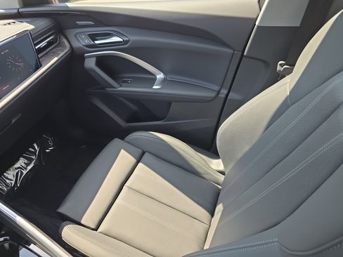 New 2025 Audi Q5 Prestige image 14