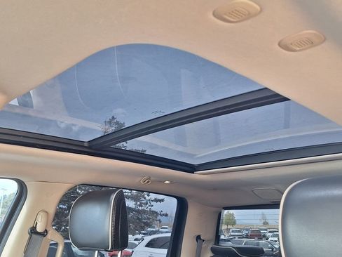 Used 2019 RAM 1500 Laramie AWD/4WD image 27