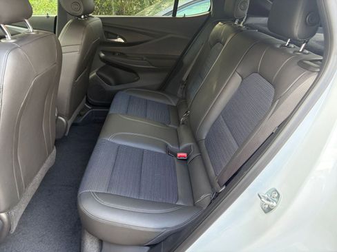 Used 2025 Buick Envista Preferred FWD image 37