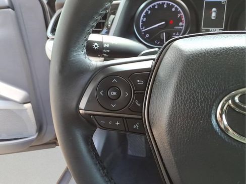 Used 2023 Toyota Camry SE FWD image 16