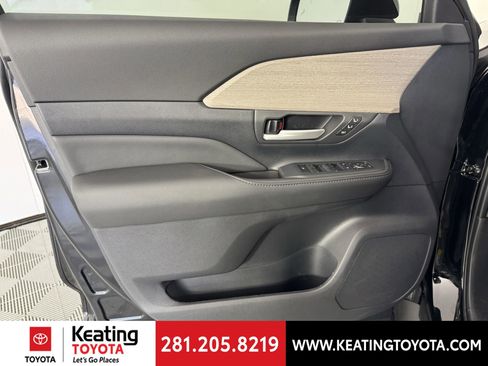 New 2026 Toyota Grand Highlander Platinum image 13