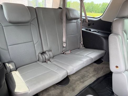 Used 2015 Chevrolet Suburban LT AWD/4WD image 28
