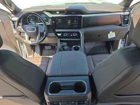 Used 2024 GMC Sierra 1500 Denali AWD/4WD image 9