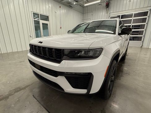 New 2026 Jeep Grand Cherokee Limited image 14