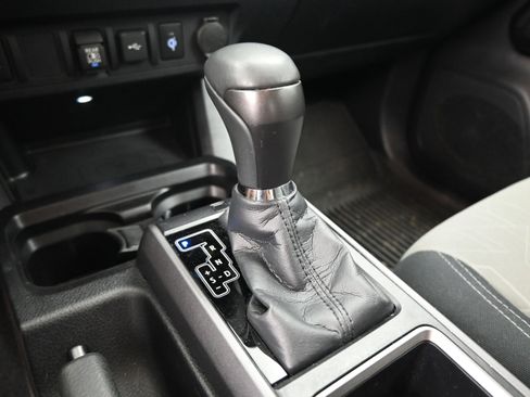 Certified 2021 Toyota Tacoma TRD Off-Road image 15