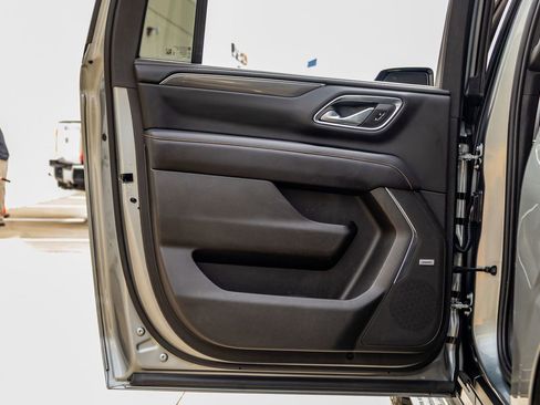 Used 2023 GMC Yukon XL AT4 AWD/4WD image 38