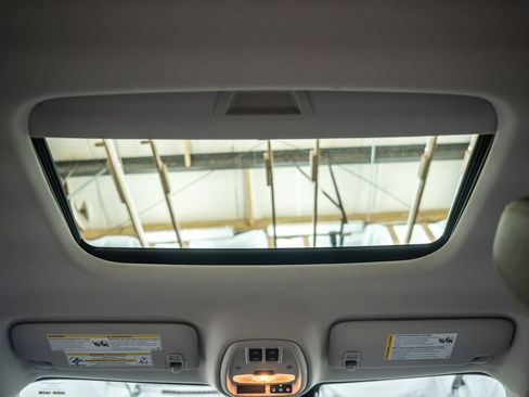 Used 2025 Chevrolet Trax ACTIV w/ Sunroof Package FWD image 34