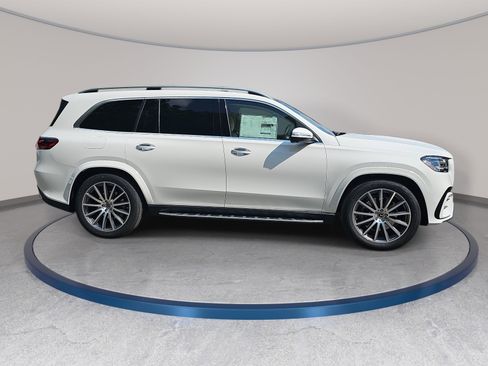 New 2026 Mercedes-Benz GLS 450 4MATIC image 4